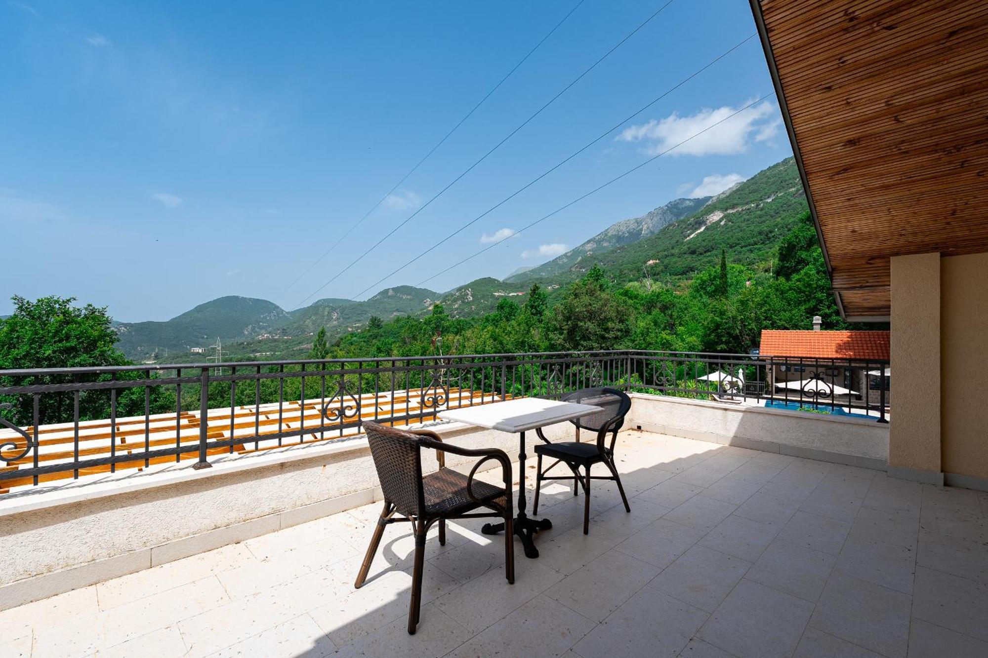Sunset & Sunrise Villas In Stanisici-Two Villas With Common Pool Budva Ngoại thất bức ảnh
